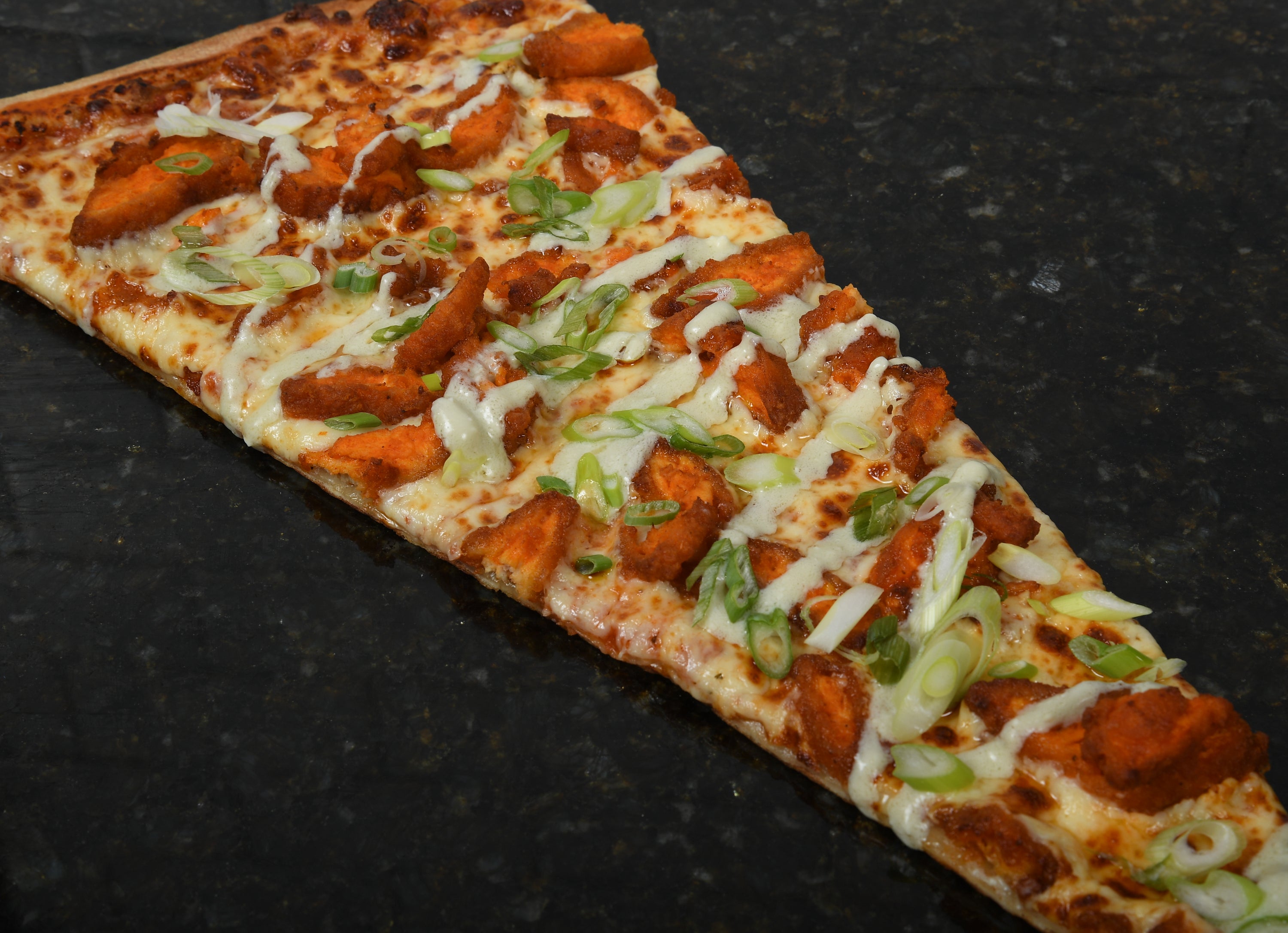 BUFFALO CHICKEN PIZZA